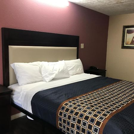Express Inn Lafayette Bagian luar foto