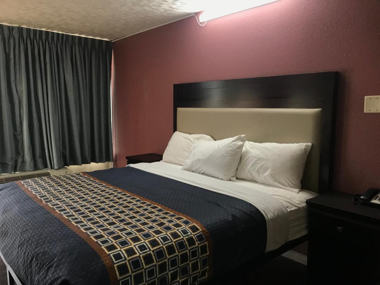 Express Inn Lafayette Bagian luar foto