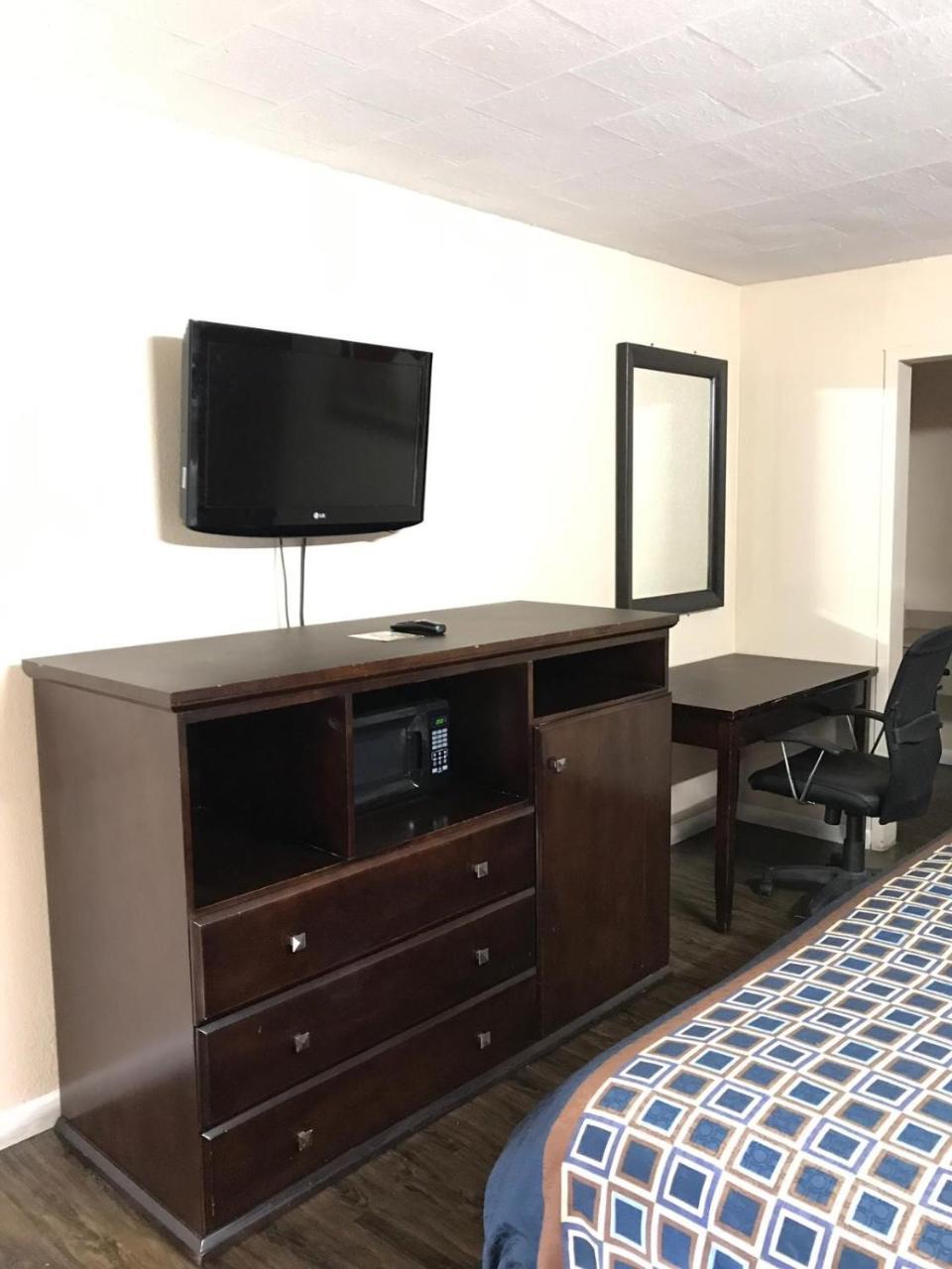 Express Inn Lafayette Bagian luar foto